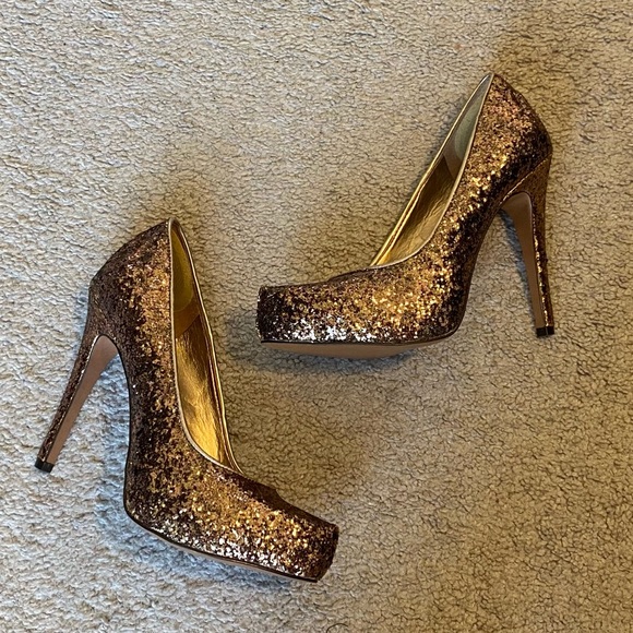 BCBGeneration Parade Bronze Pump - Picture 3 of 12